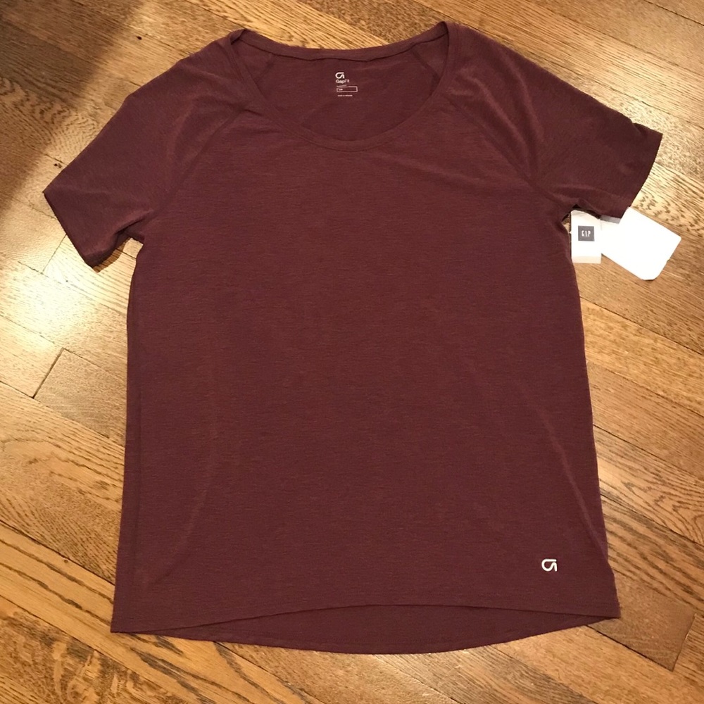 NWT! Gap Fit exercise tee shirt